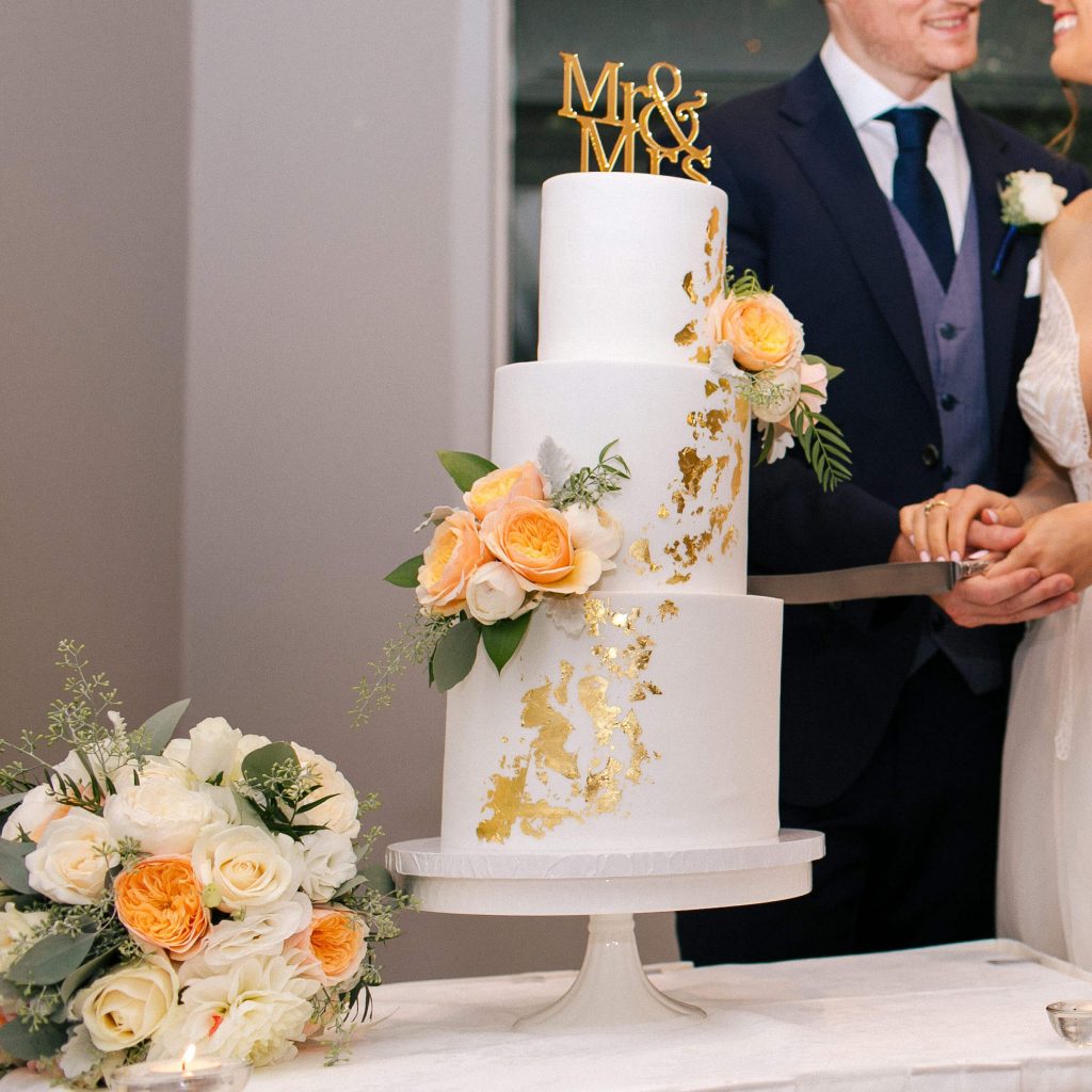 I DO - wedding and engagement cakes