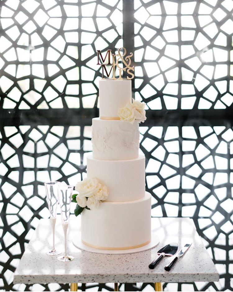 contemporary-wedding-cake